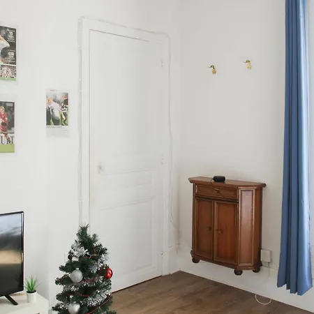 Bright 2 Minutes From The Marais Apartment *